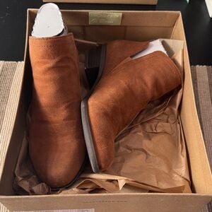 Lucky Brand Women's Tan Suede Ankle Booties